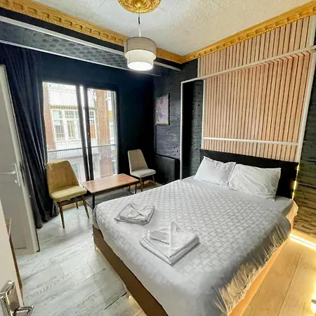 Royal Hotel